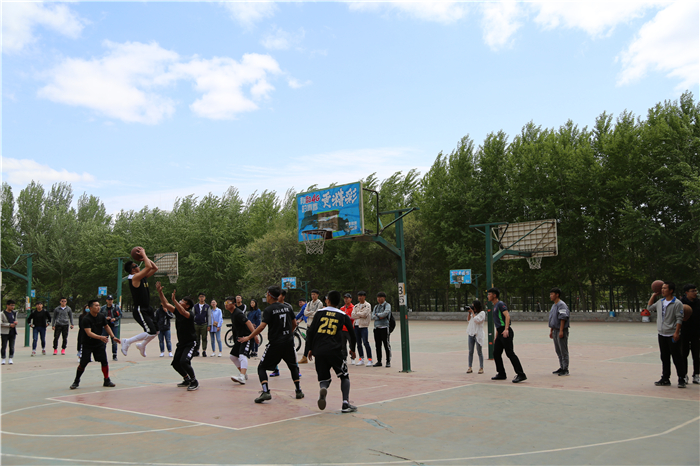 1527042206520027039.jpg 男篮.jpg